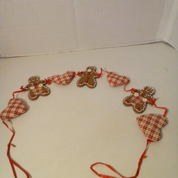 House Of Lloyd Gingerhearts Garland Christmas Around The World 1996 - Picture 2 of 12